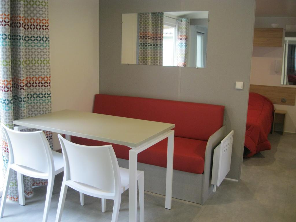 Camping Le Rebau Montblanc Esterno foto