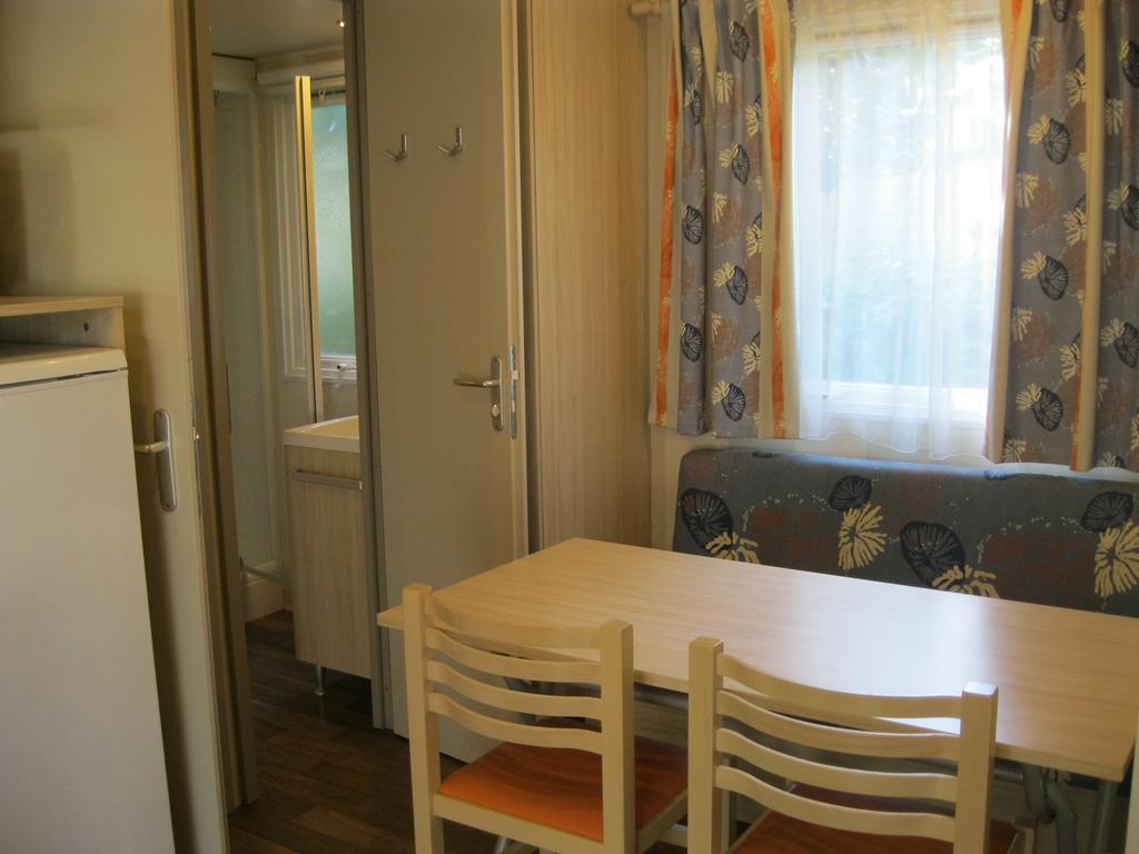 Camping Le Rebau Montblanc Esterno foto