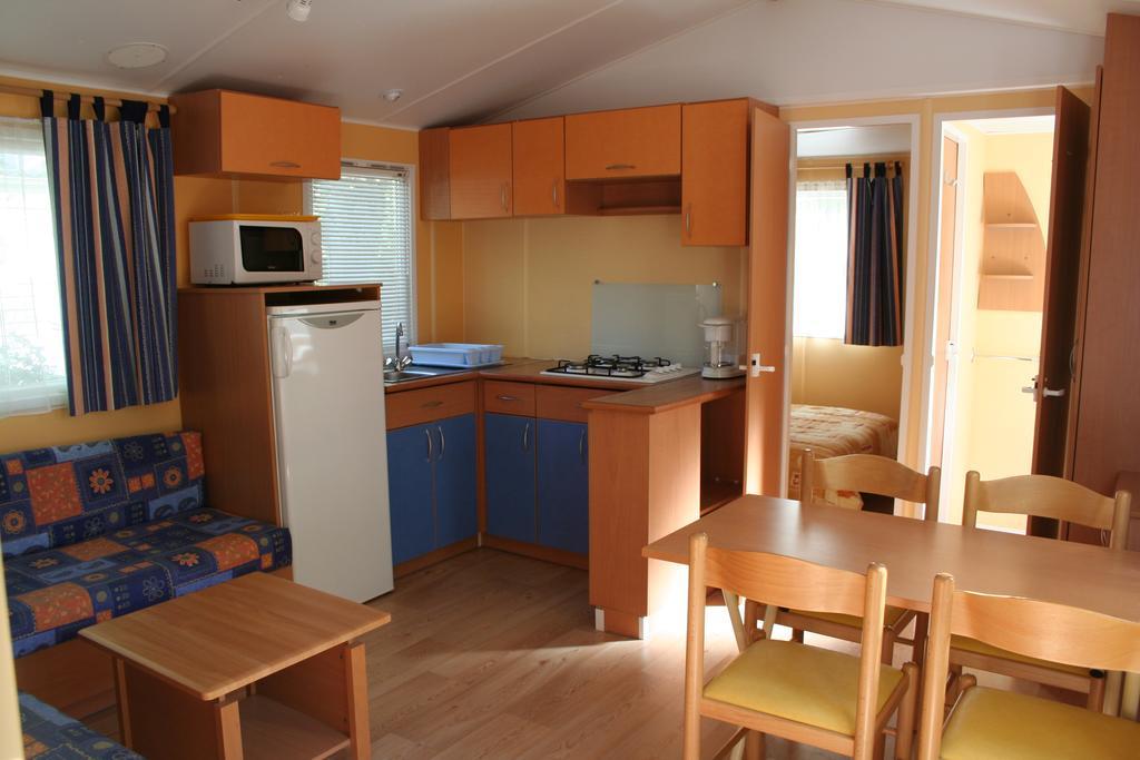 Camping Le Rebau Montblanc Esterno foto