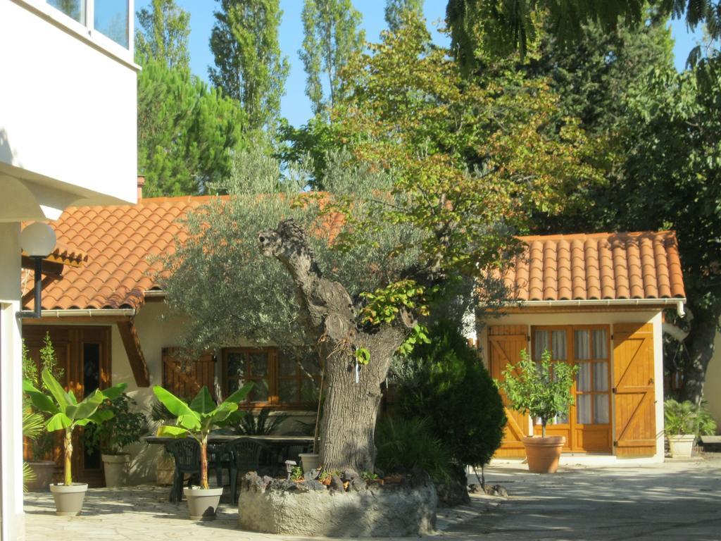 Camping Le Rebau Montblanc Esterno foto