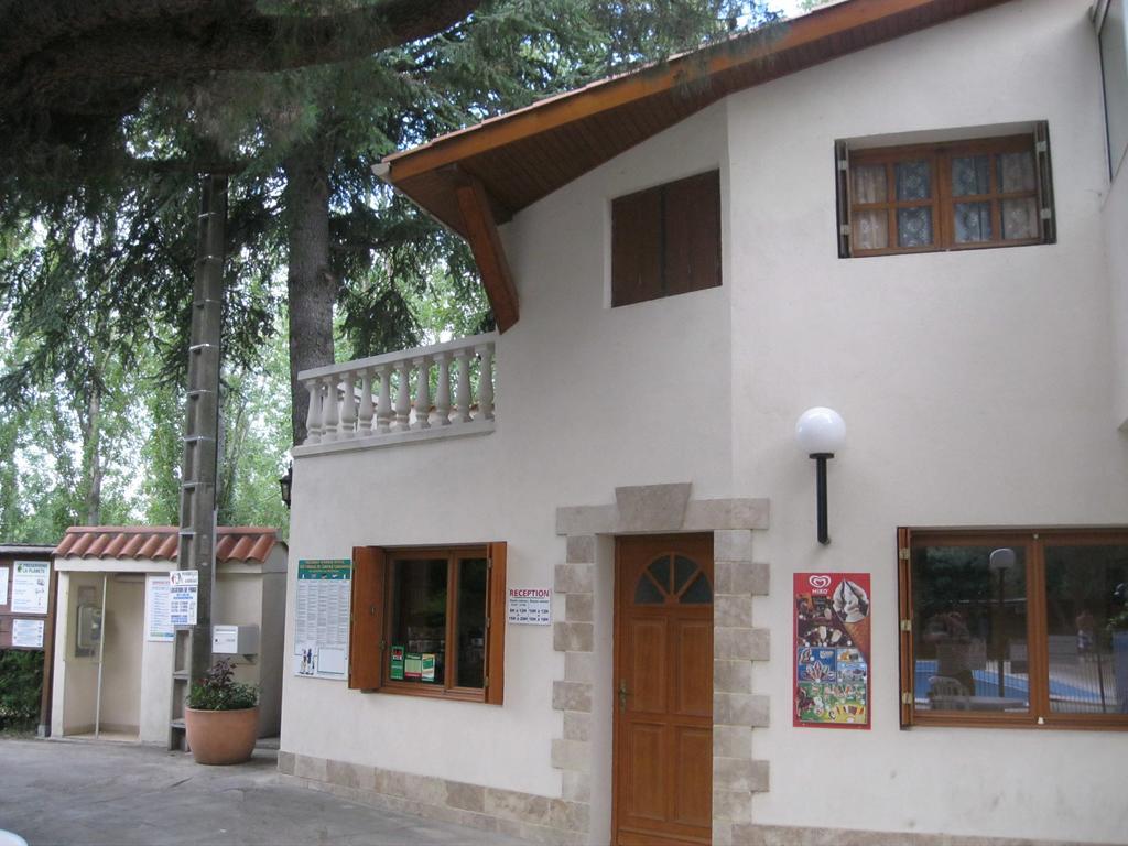 Camping Le Rebau Montblanc Esterno foto